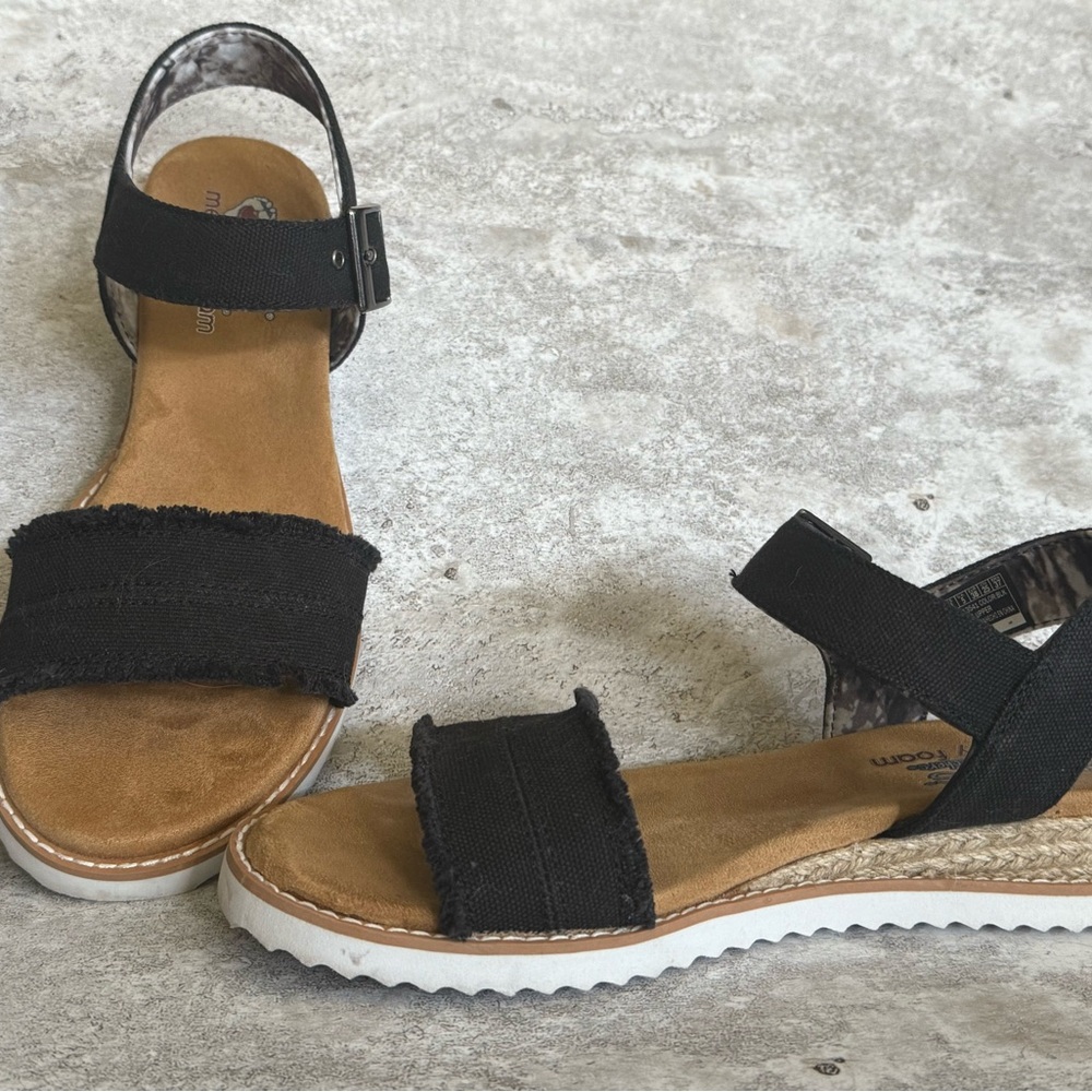 Women's Black Bobs